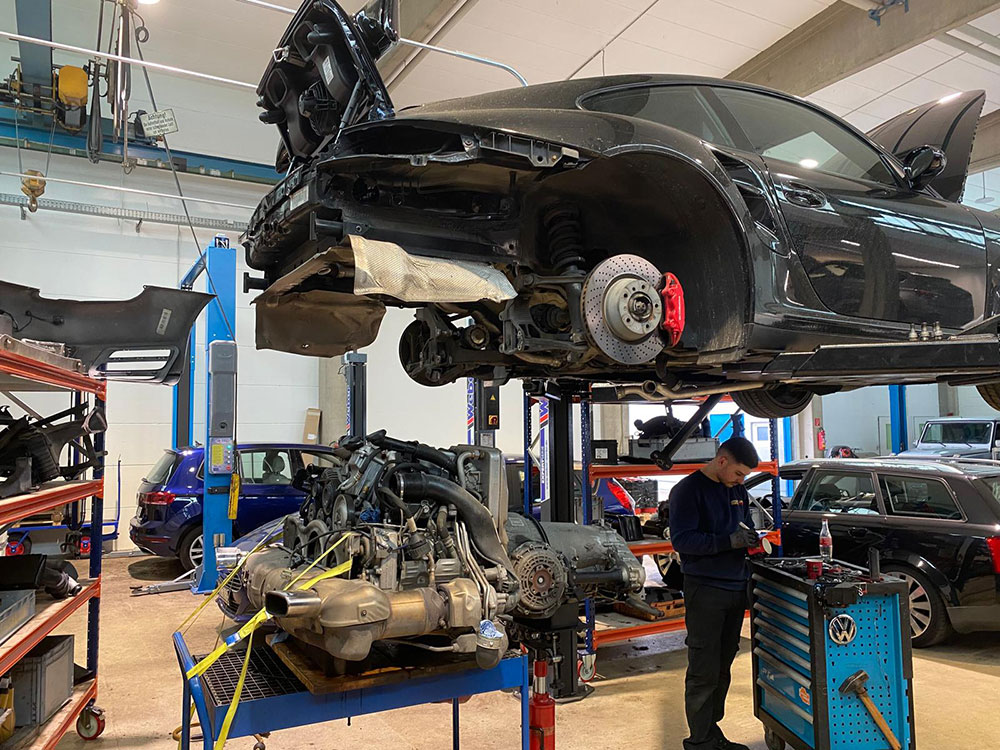 PORSCHE MOTORINSTANDSETZUNG MOTOR REPARATUR MOTORÜBERHOLUNG PORSCHE MOTORINSTANDSETZUNG MOTOR REPARATUR MOTORÜBERHOLUNG